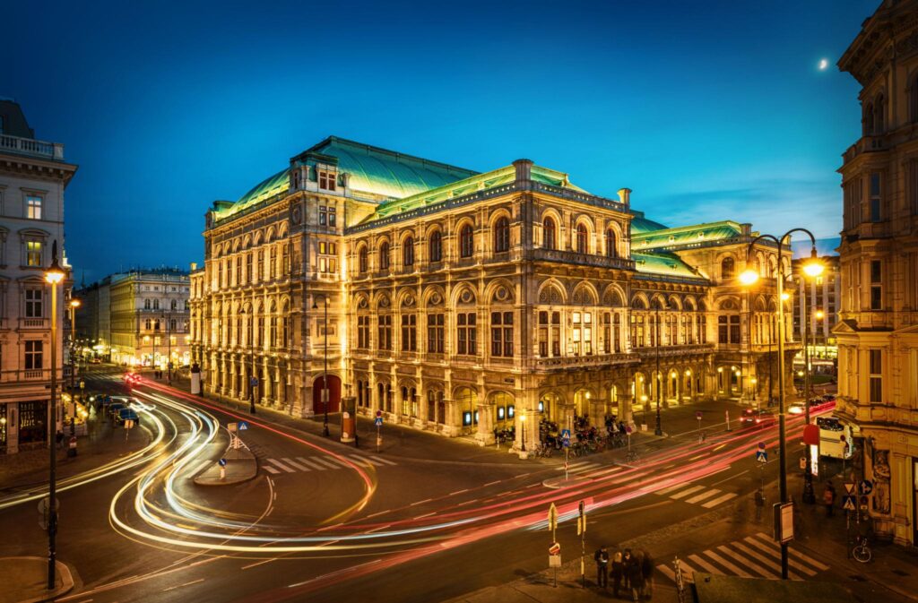 Vienna Evening Walking Tour with Transfer