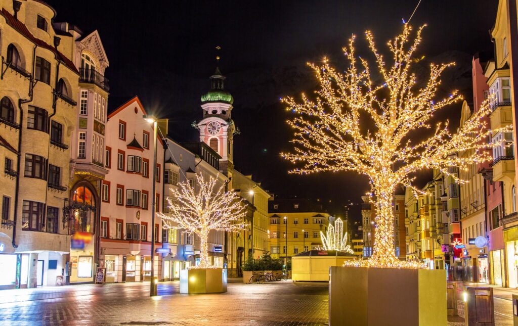 Innsbruck Christmas Market Evening Walking Tour with Transfer